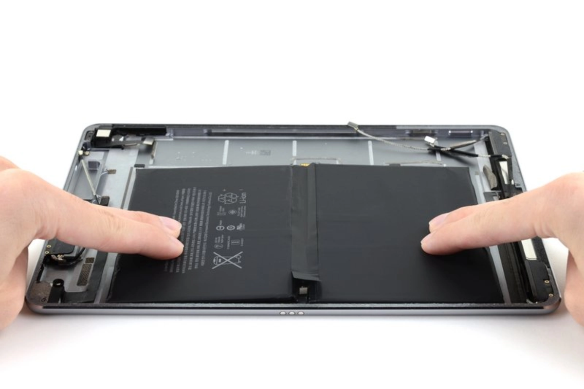 Thay pin iPad có mất dữ liệu không? Giải đáp & 5 lưu ý an toàn - Hình 2 Thay pin iPad có mất dữ liệu không? Giải đáp & 5 lưu ý an toàn - Hình 2