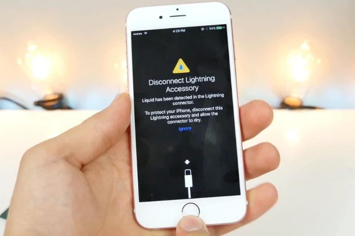 Bị báo lỗi chất lỏng khi sạc? Nguyên nhân và cách sửa chữa nhanh chóng - Hình 1 Bị báo lỗi chất lỏng khi sạc? Nguyên nhân và cách sửa chữa nhanh chóng - Hình 1