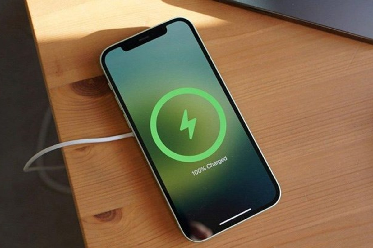 Dùng Sạc Nhanh iPhone: Lợi Hay Hại? Hướng Dẫn Sạc Đúng Cách 2025 - Hình 3 Dùng Sạc Nhanh iPhone: Lợi Hay Hại? Hướng Dẫn Sạc Đúng Cách 2025 - Hình 3