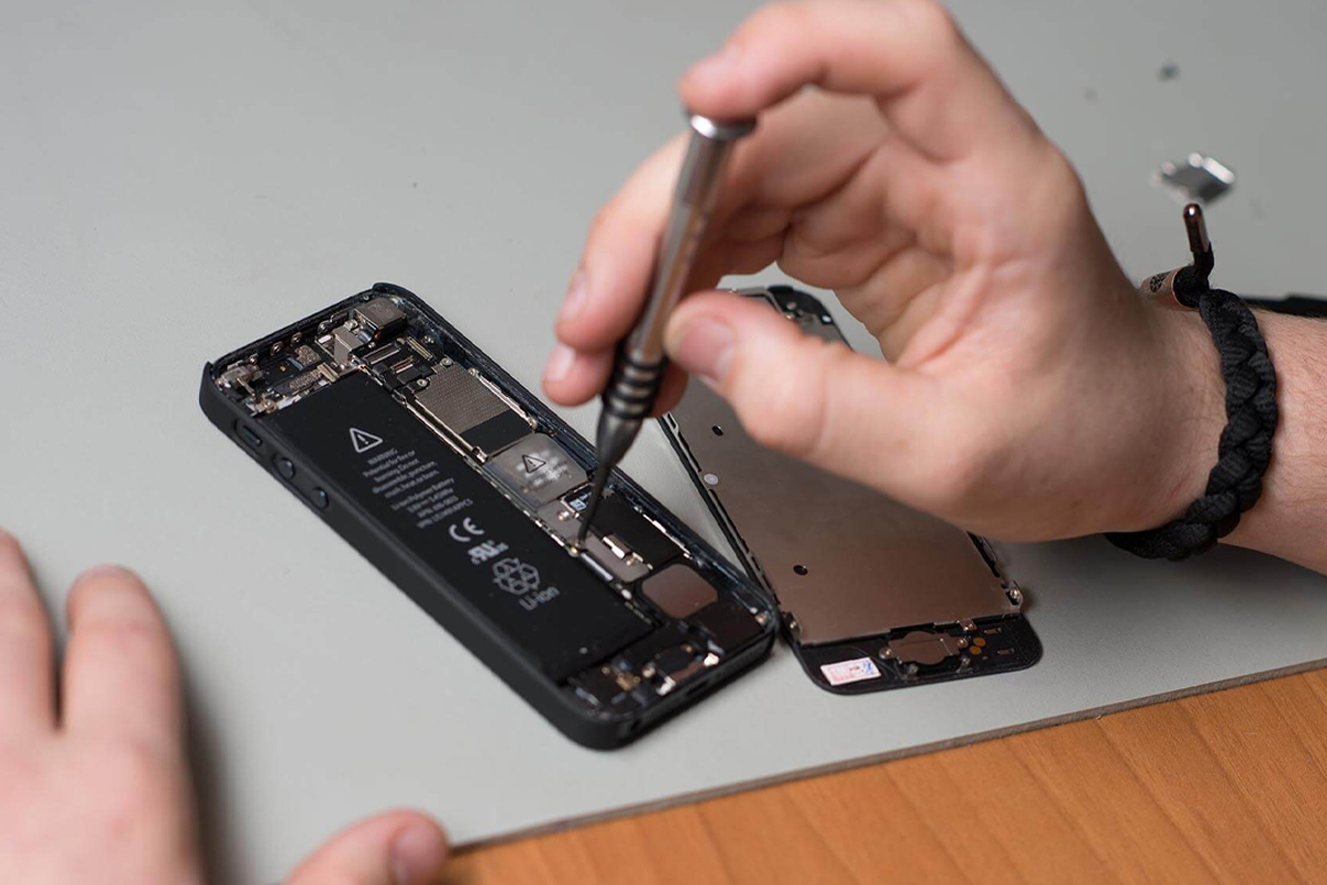 Điện thoại đơ cảm ứng: Ép cảm ứng hay thay màn hình? Cách nhận biết & chi phí - Hình 4 Điện thoại đơ cảm ứng: Ép cảm ứng hay thay màn hình? Cách nhận biết & chi phí - Hình 4