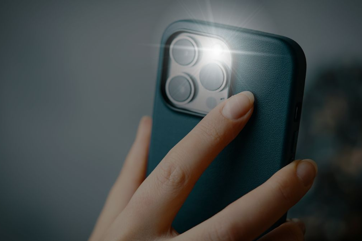 Cách khắc phục đèn flash iPhone không sáng đơn giản tại nhà Cách khắc phục đèn flash iPhone không sáng đơn giản tại nhà