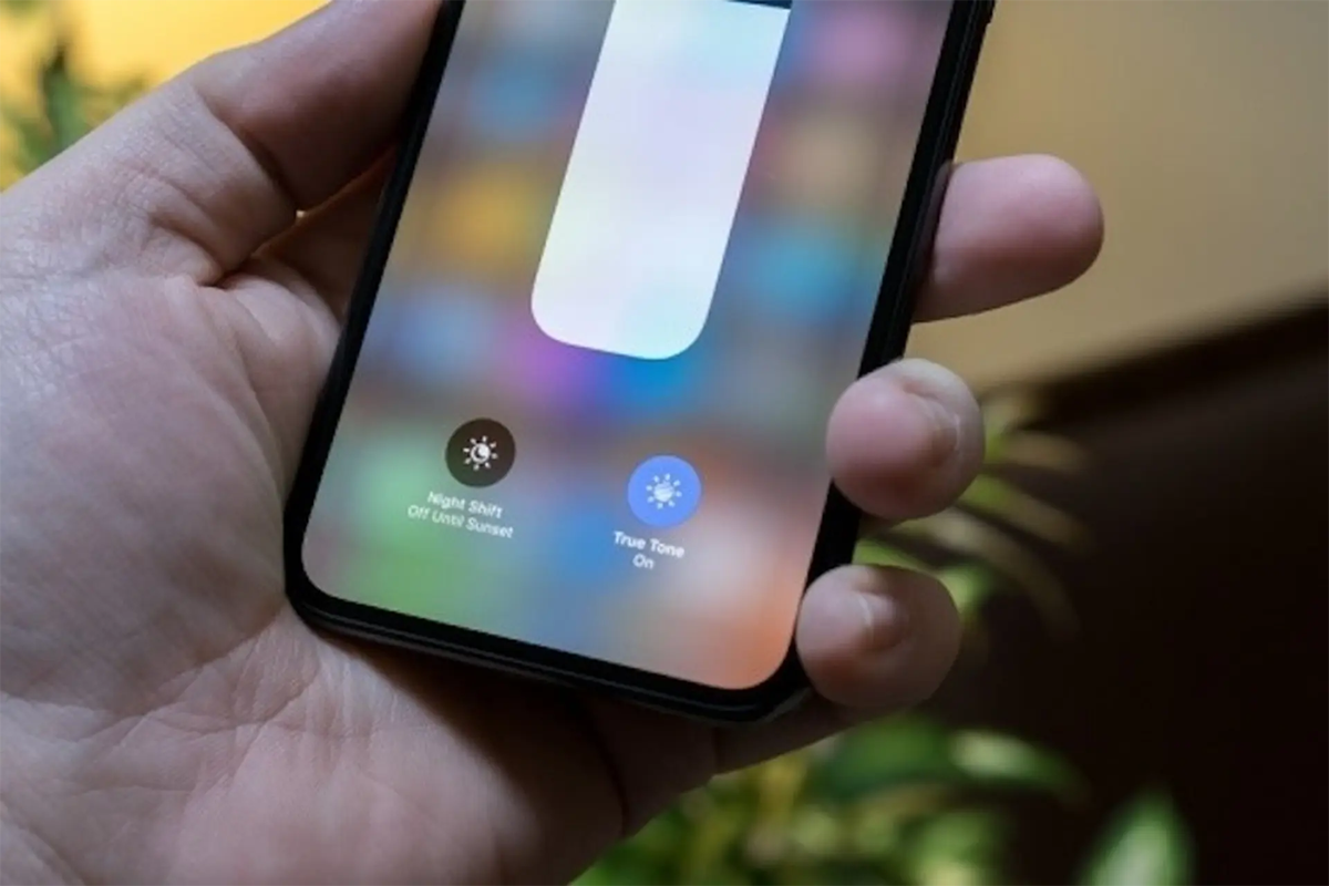 Màn hình iPhone tự động tối? 7 Cách khắc phục nhanh, hiệu quả tại nhà - Hình 2