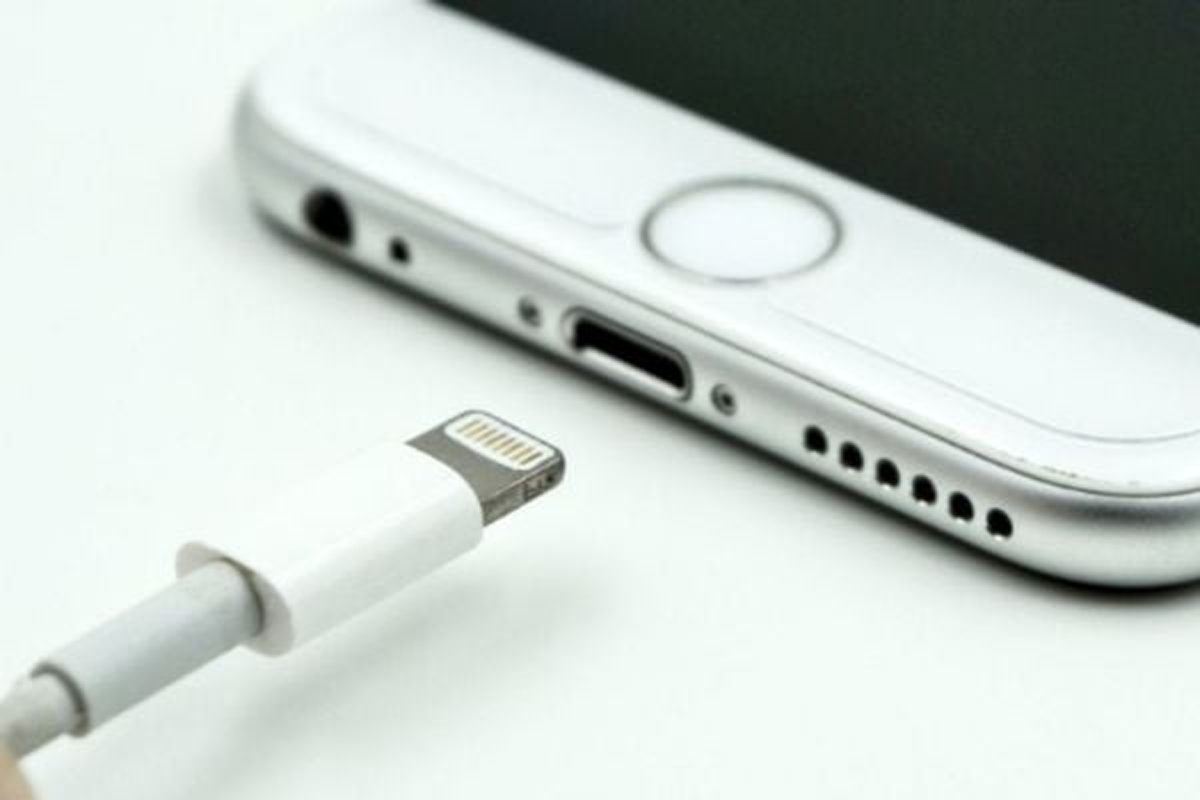 Chân sạc iPhone bị lỏng: Khi nào thì thực sự bắt buộc phải thay?
