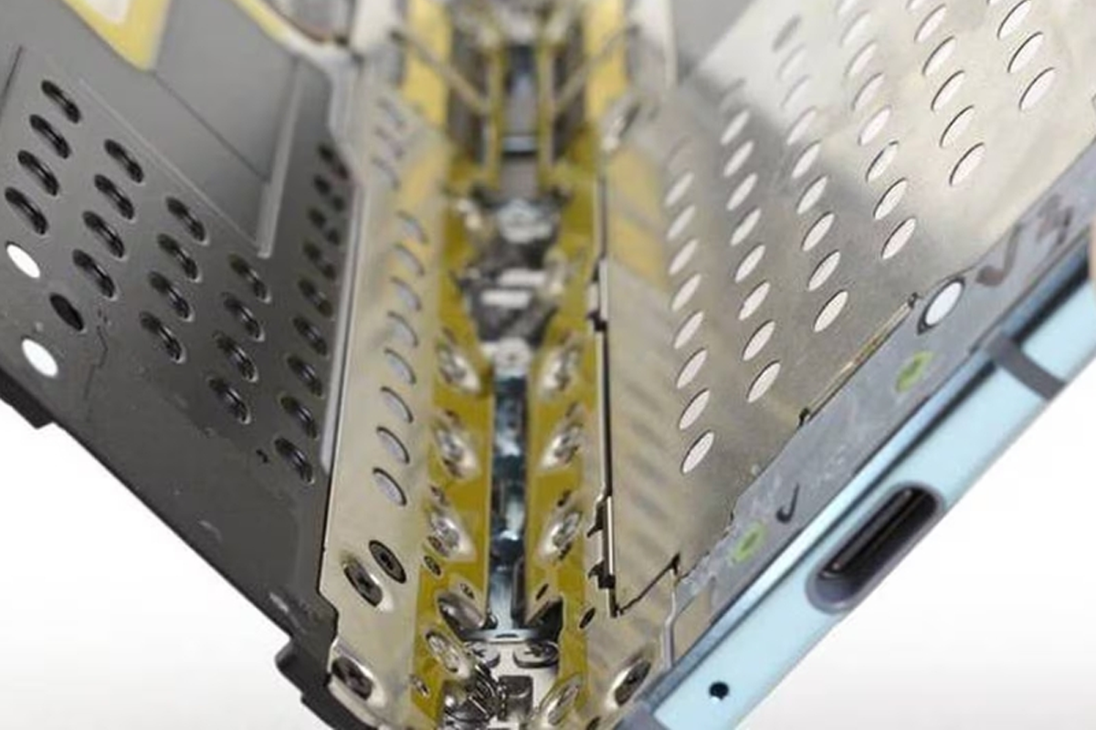 Sửa Điện Thoại Màn Hình Gập: Vì Sao Lại Tốn Kém? Tìm Hiểu Ngay! - Hình 1