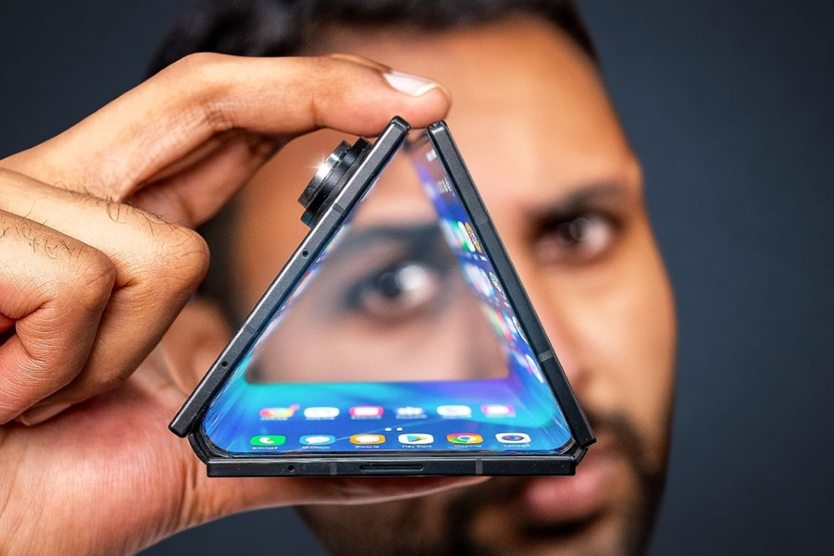 Galaxy Z TriFold Ra Mắt Khi Nào? Giá Bán & Tính Năng Đột Phá Mới Nhất - Hình 2 Galaxy Z TriFold Ra Mắt Khi Nào? Giá Bán & Tính Năng Đột Phá Mới Nhất - Hình 2