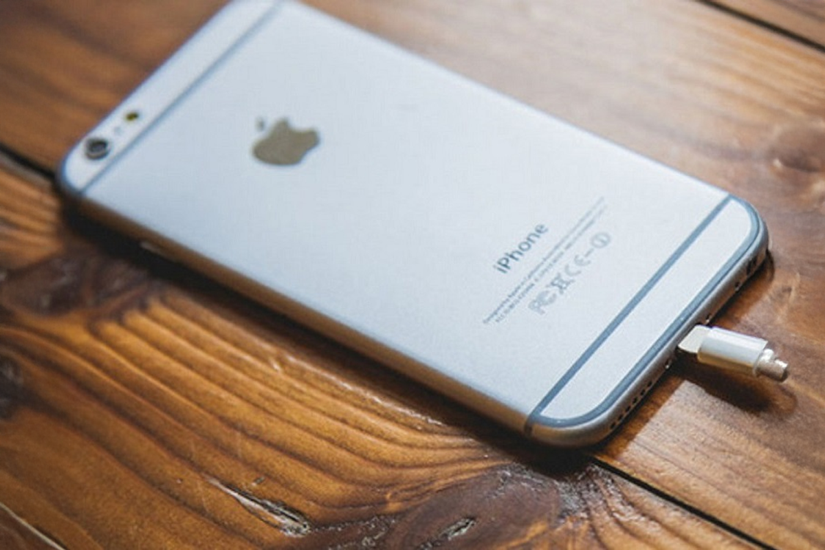 Tại sao iPhone bị cháy chân sạc? 5 Nguyên nhân và Cách xử lý an toàn - Hình 1 Tại sao iPhone bị cháy chân sạc? 5 Nguyên nhân và Cách xử lý an toàn - Hình 1