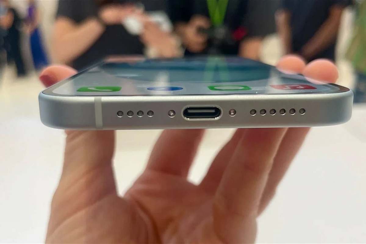 Khắc phục lỗi Gãy cáp sạc Type-C iPhone: Sạc chập chờn? Xem ngay! - Hình 1 Khắc phục lỗi Gãy cáp sạc Type-C iPhone: Sạc chập chờn? Xem ngay! - Hình 1