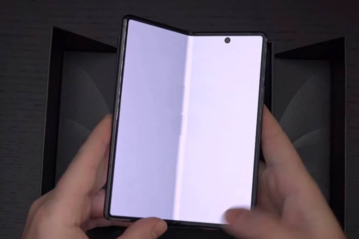 Màn hình Samsung bị trắng xóa: Nguyên nhân và 5 cách khắc phục hiệu quả - Hình 1 Màn hình Samsung bị trắng xóa: Nguyên nhân và 5 cách khắc phục hiệu quả - Hình 1