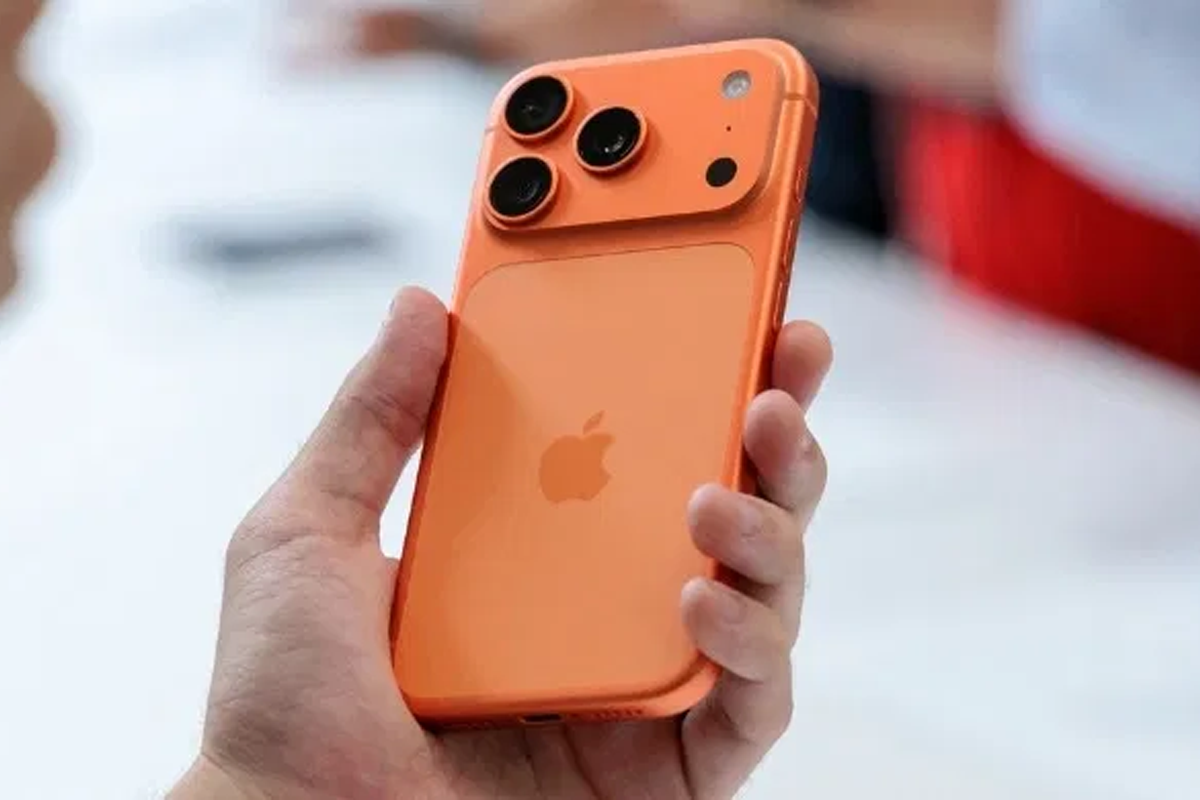 Lỗi iPhone 17 Pro Cam Vũ Trụ bị ố hồng? Tìm hiểu lý do và cách khắc phục