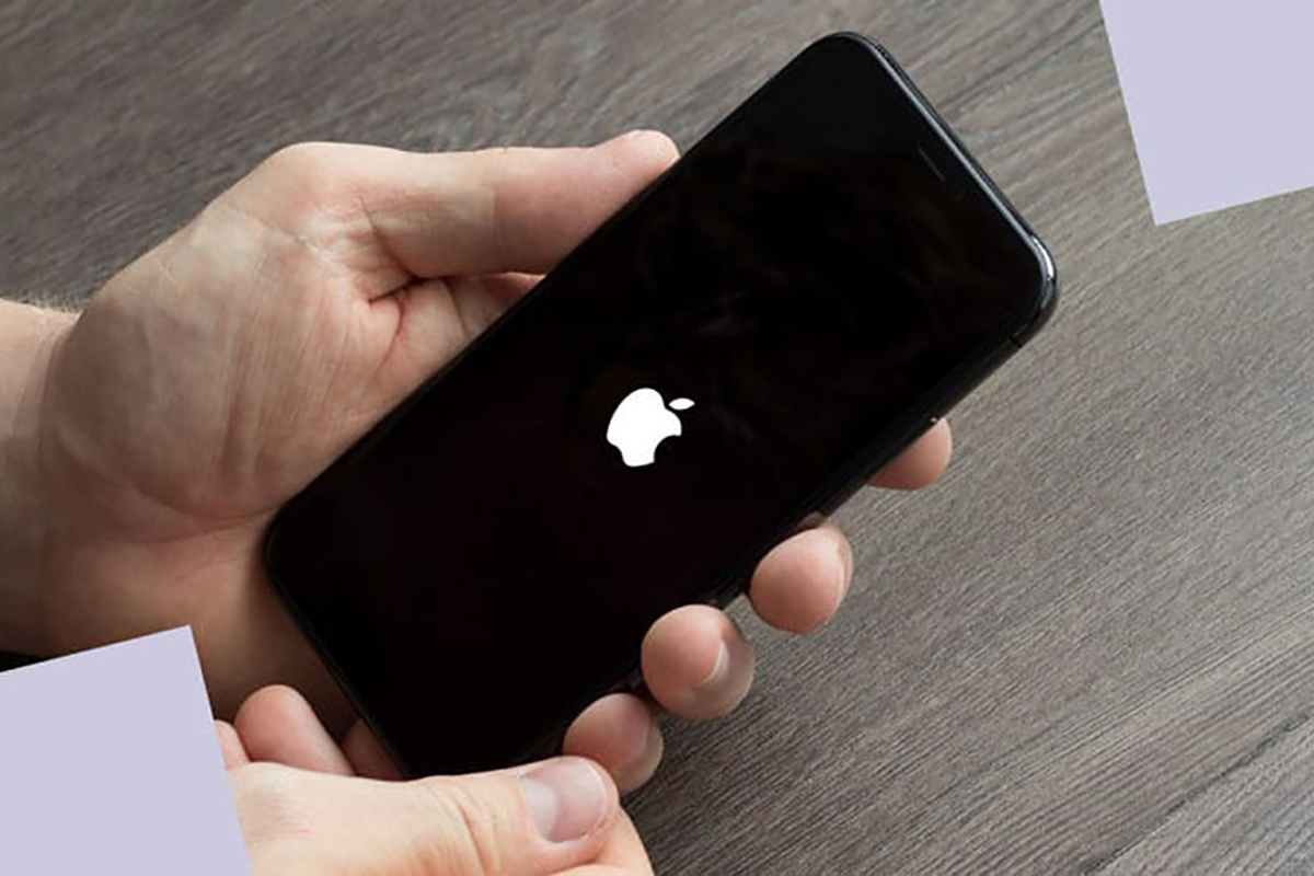 iPhone bị treo logo táo? 5 cách khắc phục nhanh chóng và hiệu quả tại nhà