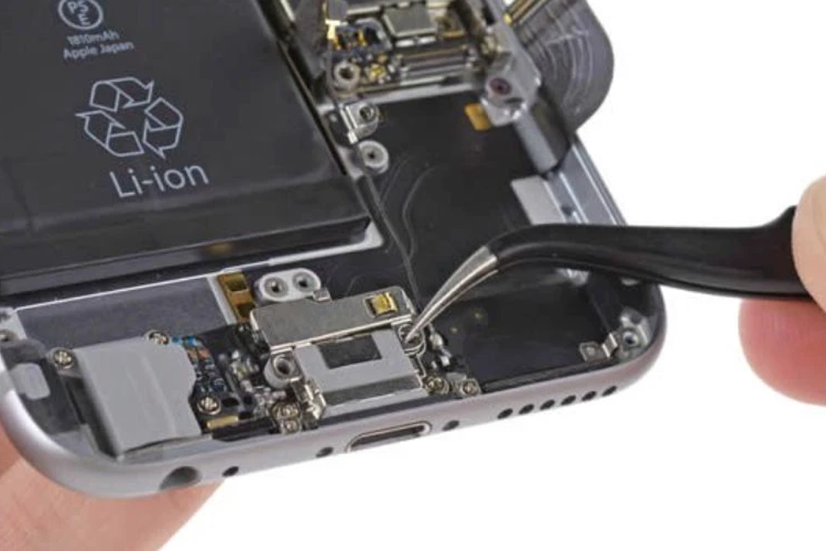 iPhone Sạc Bị Rò Điện, Giật Tê? 5 Nguyên Nhân & Cách Xử Lý An Toàn Ngay - Hình 4