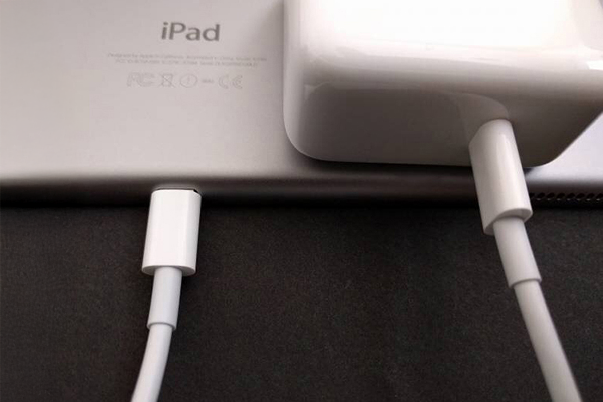 iPad Sạc Chậm Như Rùa, Cắm Nửa Tiếng Lên 1%? 5 Cách Xử Lý Ngay - Hình 1 iPad Sạc Chậm Như Rùa, Cắm Nửa Tiếng Lên 1%? 5 Cách Xử Lý Ngay - Hình 1