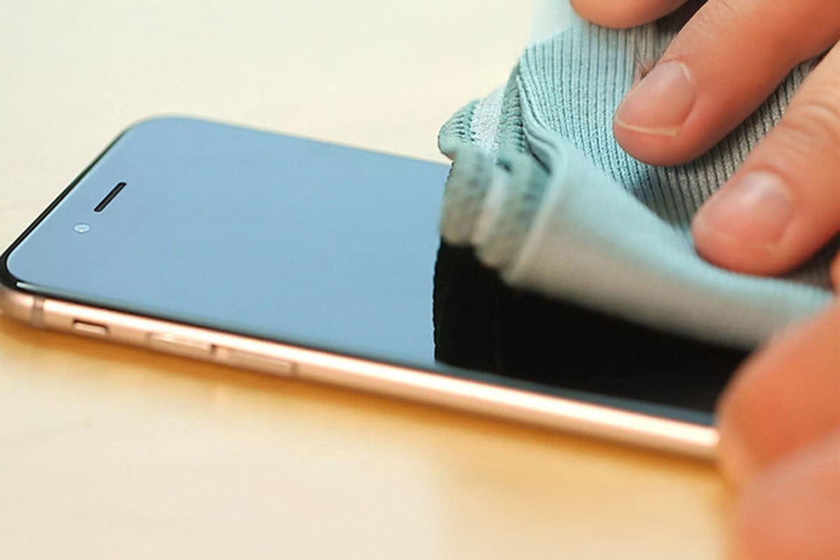 Điện thoại bị vô nước? 5 Bước Cứu Máy Khẩn Cấp Trong 10 Phút Đầu Tiên - Hình 3