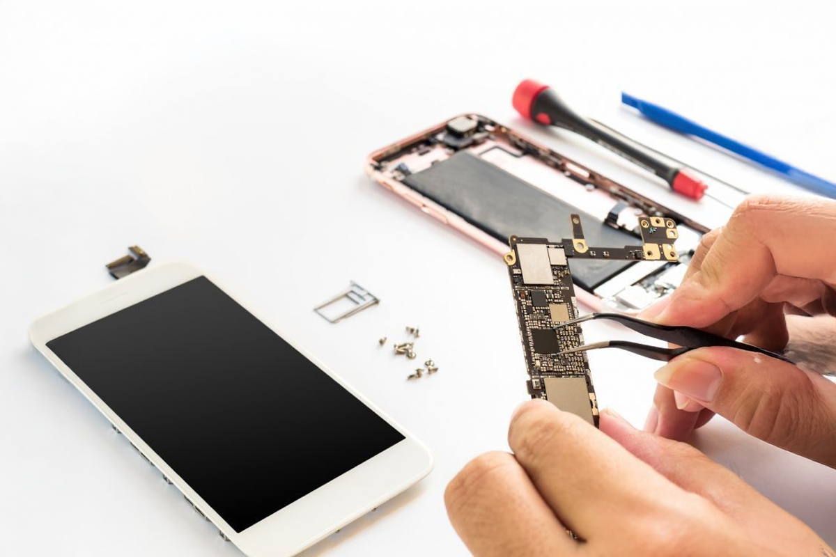 Điện thoại sập nguồn dù còn pin? 7 Nguyên nhân & Cách sửa tại nhà hiệu quả - Hình 2 Điện thoại sập nguồn dù còn pin? 7 Nguyên nhân & Cách sửa tại nhà hiệu quả - Hình 2