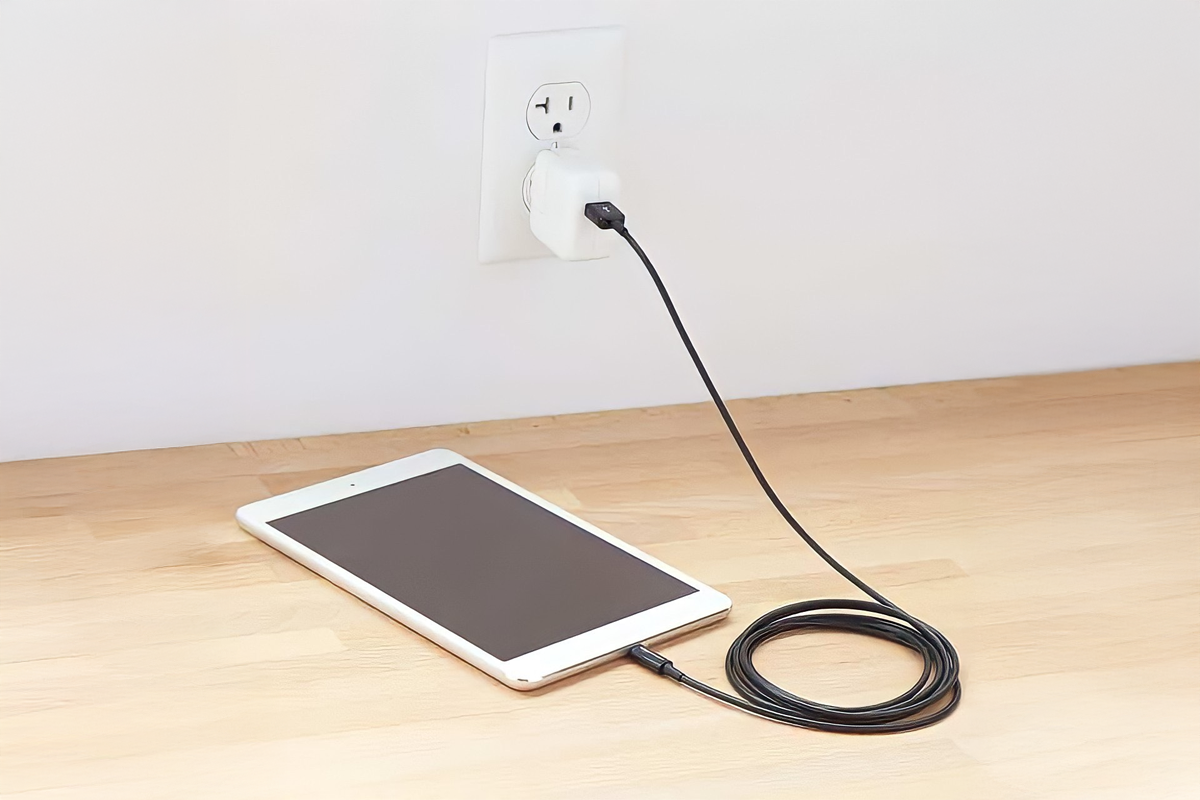 iPad Sạc Chậm Như Rùa, Cắm Nửa Tiếng Lên 1%? 5 Cách Xử Lý Ngay - Hình 2 iPad Sạc Chậm Như Rùa, Cắm Nửa Tiếng Lên 1%? 5 Cách Xử Lý Ngay - Hình 2