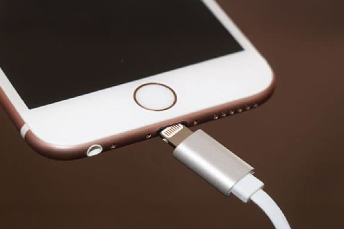 Tại sao iPhone bị cháy chân sạc? 5 Nguyên nhân và Cách xử lý an toàn - Hình 2 Tại sao iPhone bị cháy chân sạc? 5 Nguyên nhân và Cách xử lý an toàn - Hình 2