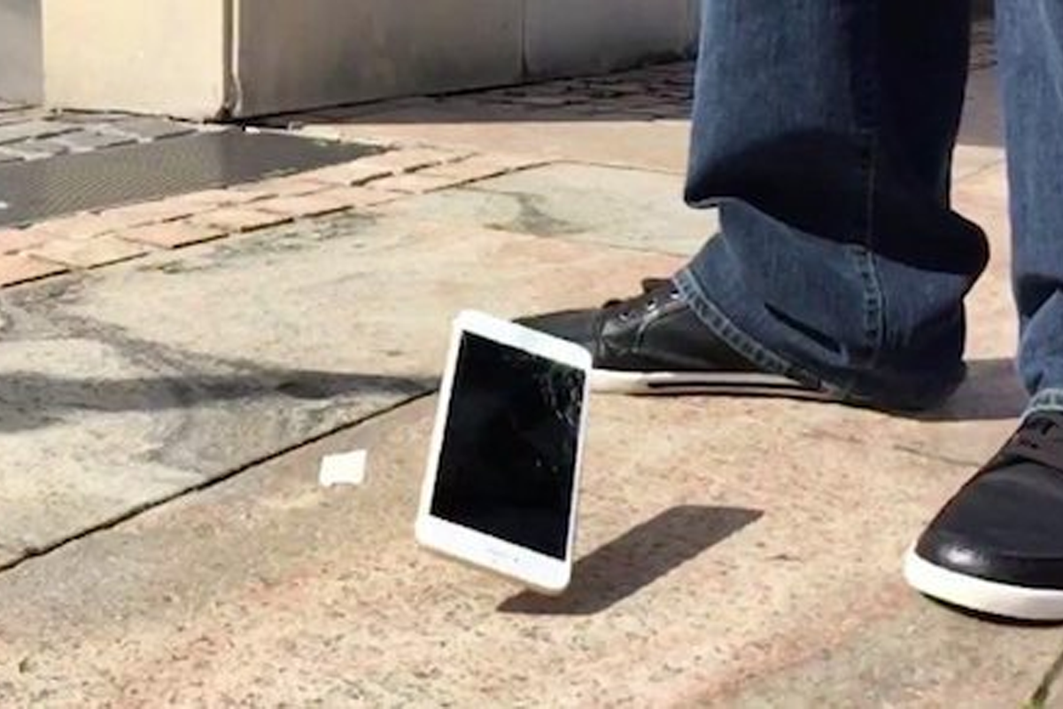 Nguyên nhân do đâu khiến màn hình bị mực?