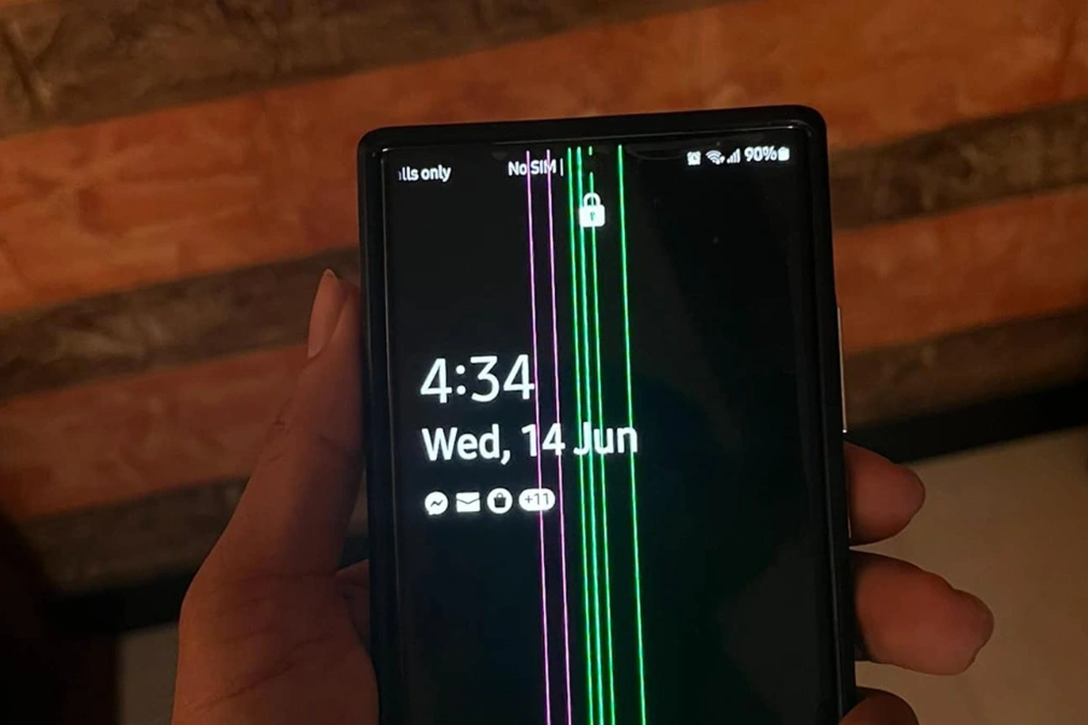 Samsung sọc xanh màn hình? Đừng vội thay! Cách khắc phục hiệu quả 2025 - Hình 1 Samsung sọc xanh màn hình? Đừng vội thay! Cách khắc phục hiệu quả 2025 - Hình 1