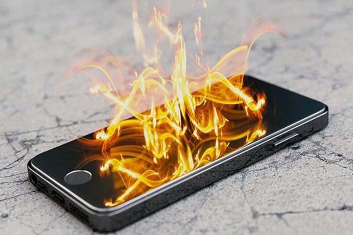 Tác hại nghiêm trọng nếu để iPhone nóng máy nhanh hết pin kéo dài
