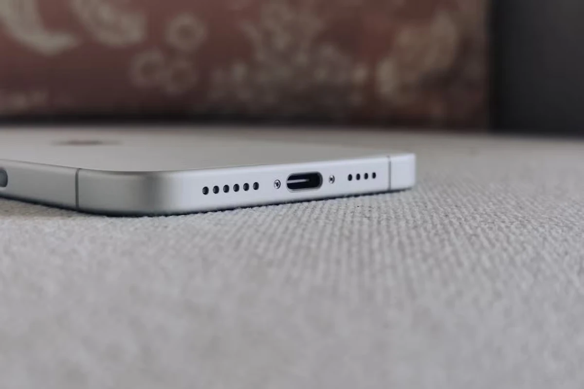 iPhone Tắt Nguồn Dù Pin Trên 50%? 9 Cách Sửa Lỗi Nhanh Chóng Tại Nhà - Hình 1 iPhone Tắt Nguồn Dù Pin Trên 50%? 9 Cách Sửa Lỗi Nhanh Chóng Tại Nhà - Hình 1