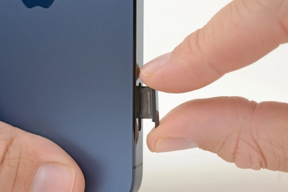 Tháo và lắp lại thẻ SIM Tháo và lắp lại thẻ SIM