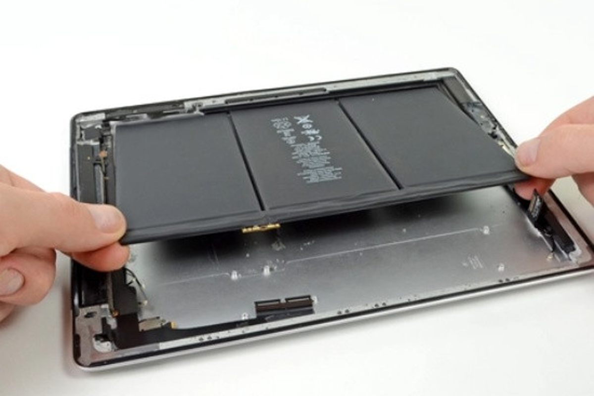 Thay pin iPad có mất dữ liệu không? Giải đáp & 5 lưu ý an toàn.