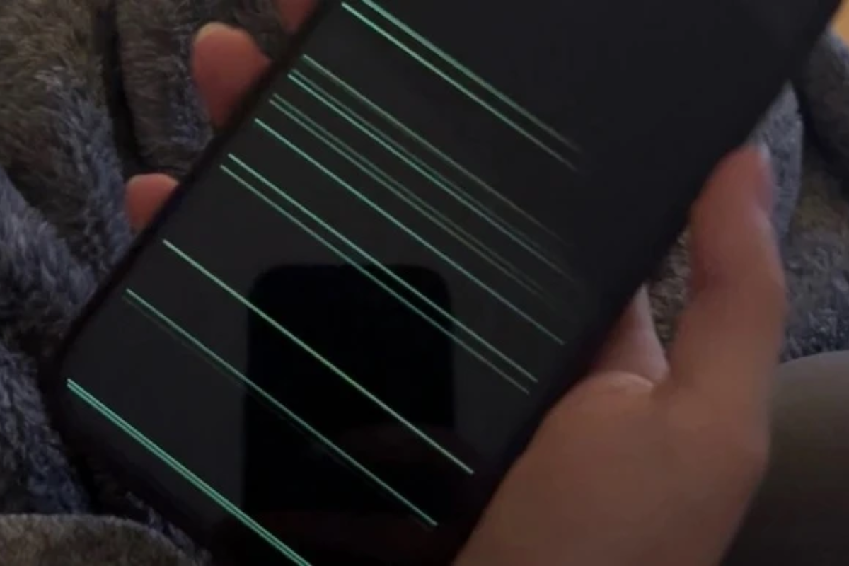 "Thủ phạm" nào khiến điện thoại iPhone bị xanh màn hình? "Thủ phạm" nào khiến điện thoại iPhone bị xanh màn hình?