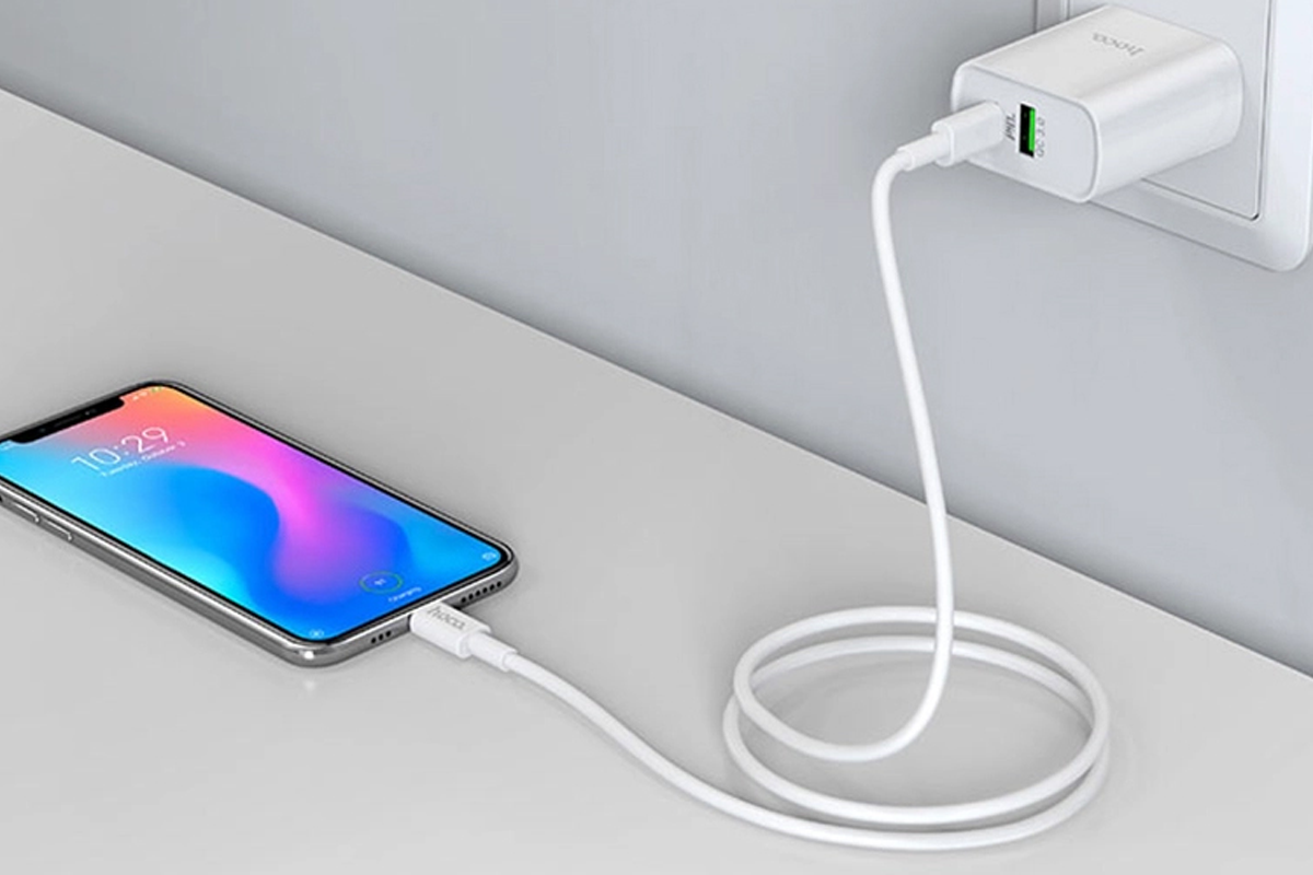 iPhone Sạc Bị Rò Điện, Giật Tê? 5 Nguyên Nhân & Cách Xử Lý An Toàn Ngay - Hình 3 iPhone Sạc Bị Rò Điện, Giật Tê? 5 Nguyên Nhân & Cách Xử Lý An Toàn Ngay - Hình 3